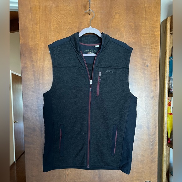 Orvis Other - Orvis Black and Burgundy Men's Vest